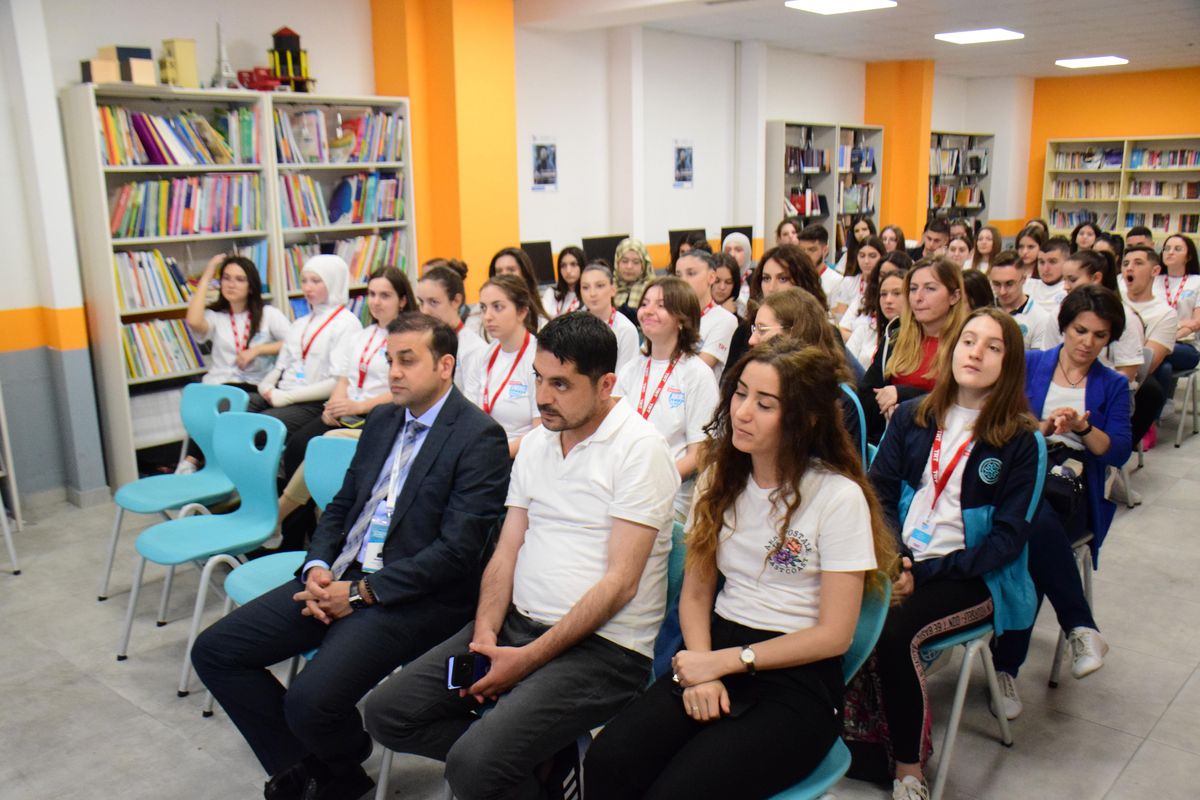 TRT ve TMV, Arnavutluk'ta 'Gençler İçin Gazetecilik' eğitim programı düzenledi
