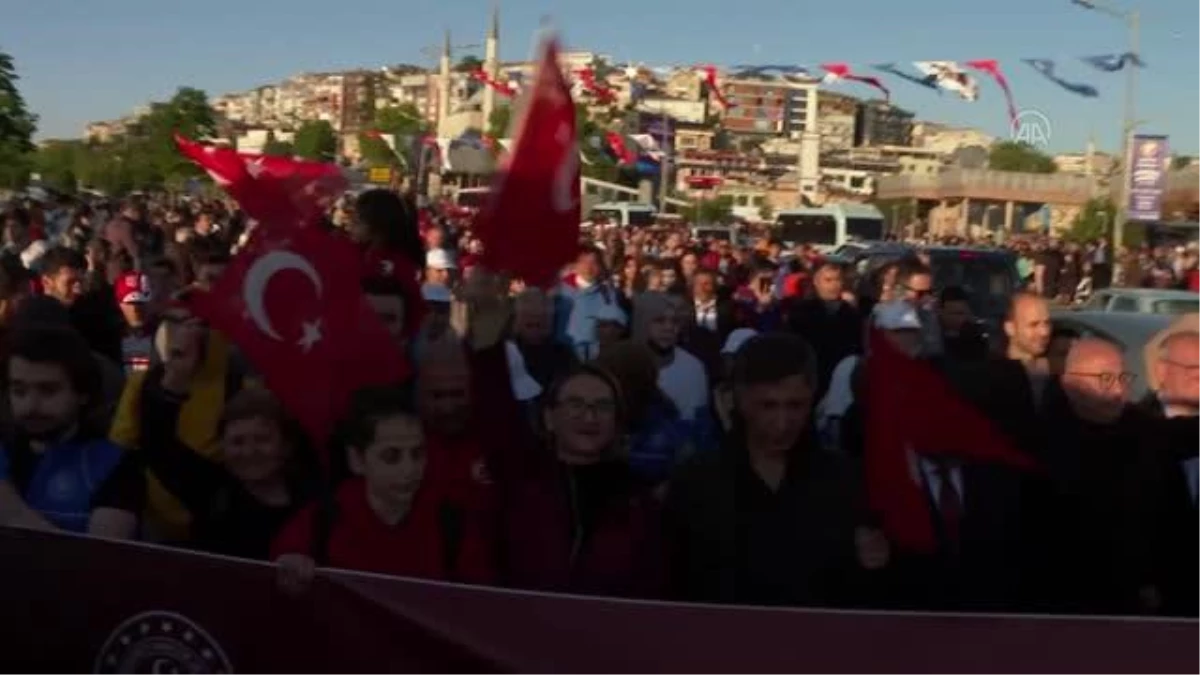 Üsküdar\'da "19 Mayıs Gençlik Yürüyüşü" düzenlendi