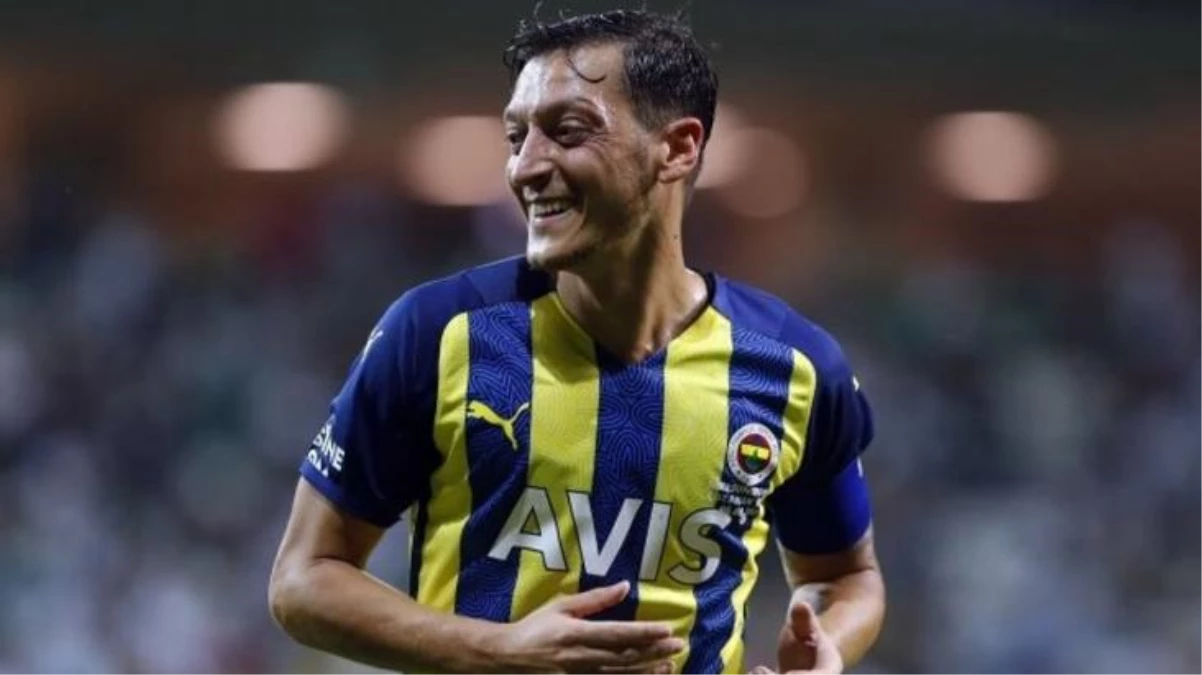 Fenerbahçe\'de Mesut Özil krizi sürüyor: Ali Koç göndermek istiyor, Özil 2 yıllık sözleşmesini hatırlatıyor