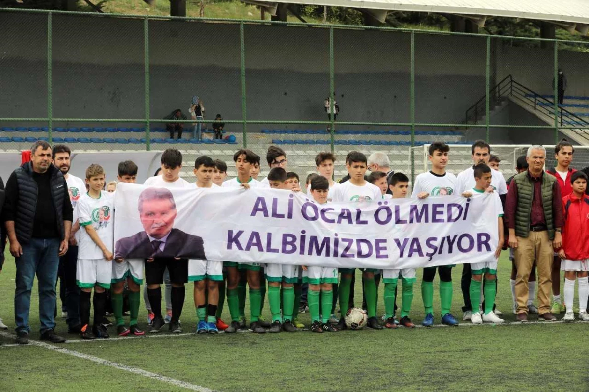 Ankara Batıkent Semt Sahası\'nın adı Ali Öcal Stadı olarak değiştirildi
