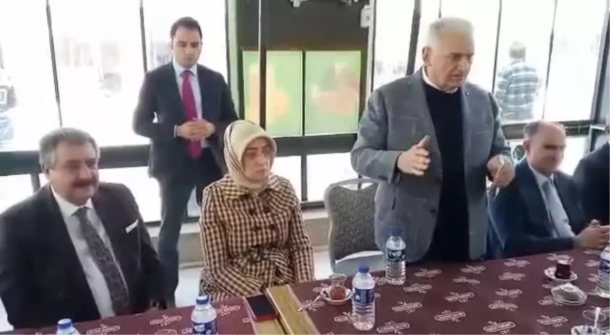 Binali Yıldırım'a Konya'da Vatandaştan Tepki: 'Millet Vallaha Perişan. 20 Senedir Size Oy Veriyorum. Şu Ekonomiye Bir El Atın'