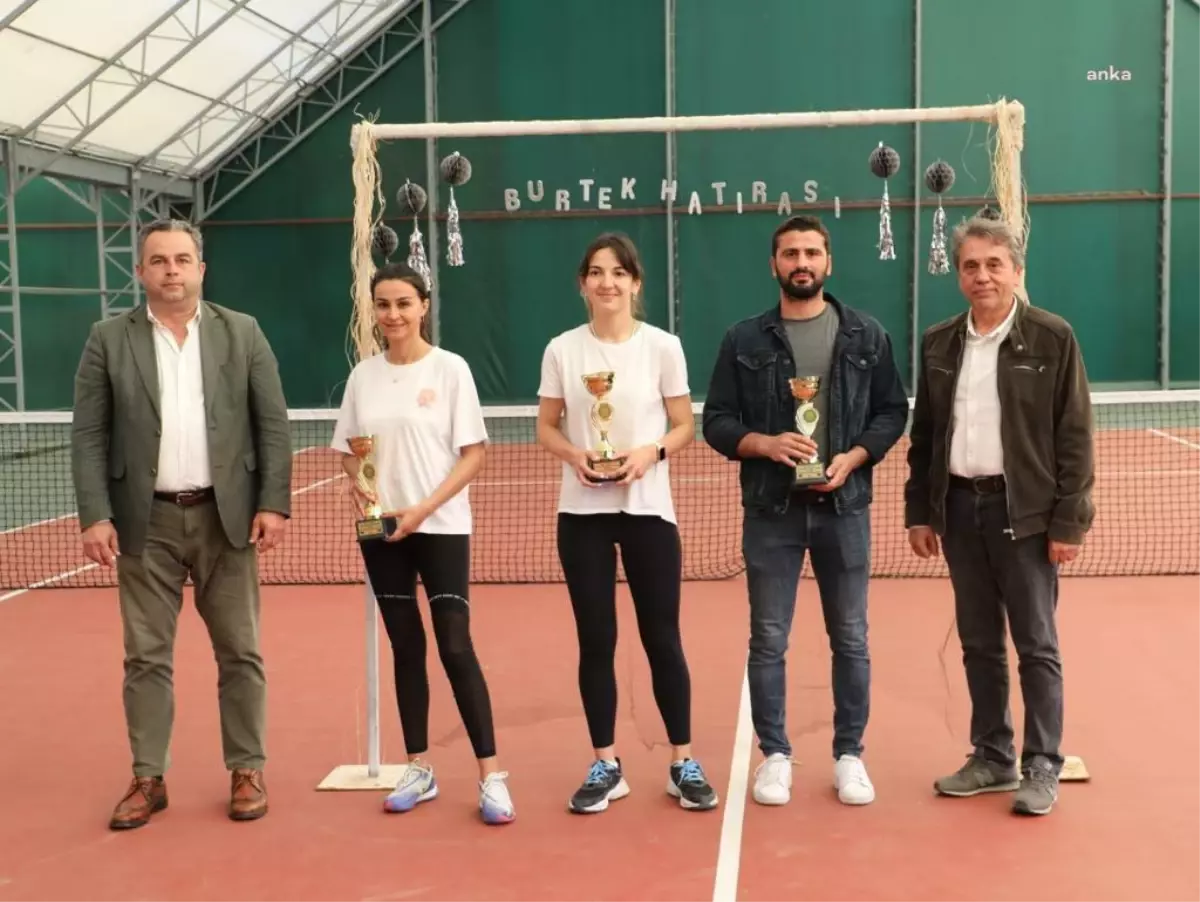 Burhaniye Tenis Ligi tamamlandı