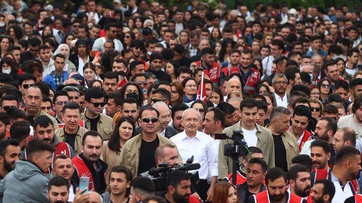 CHP var gücüyle yarınki mitinge hazırlanıyor: Kılıçdaroğlu\'nun adaylığı yolundaki önemli bir viraj