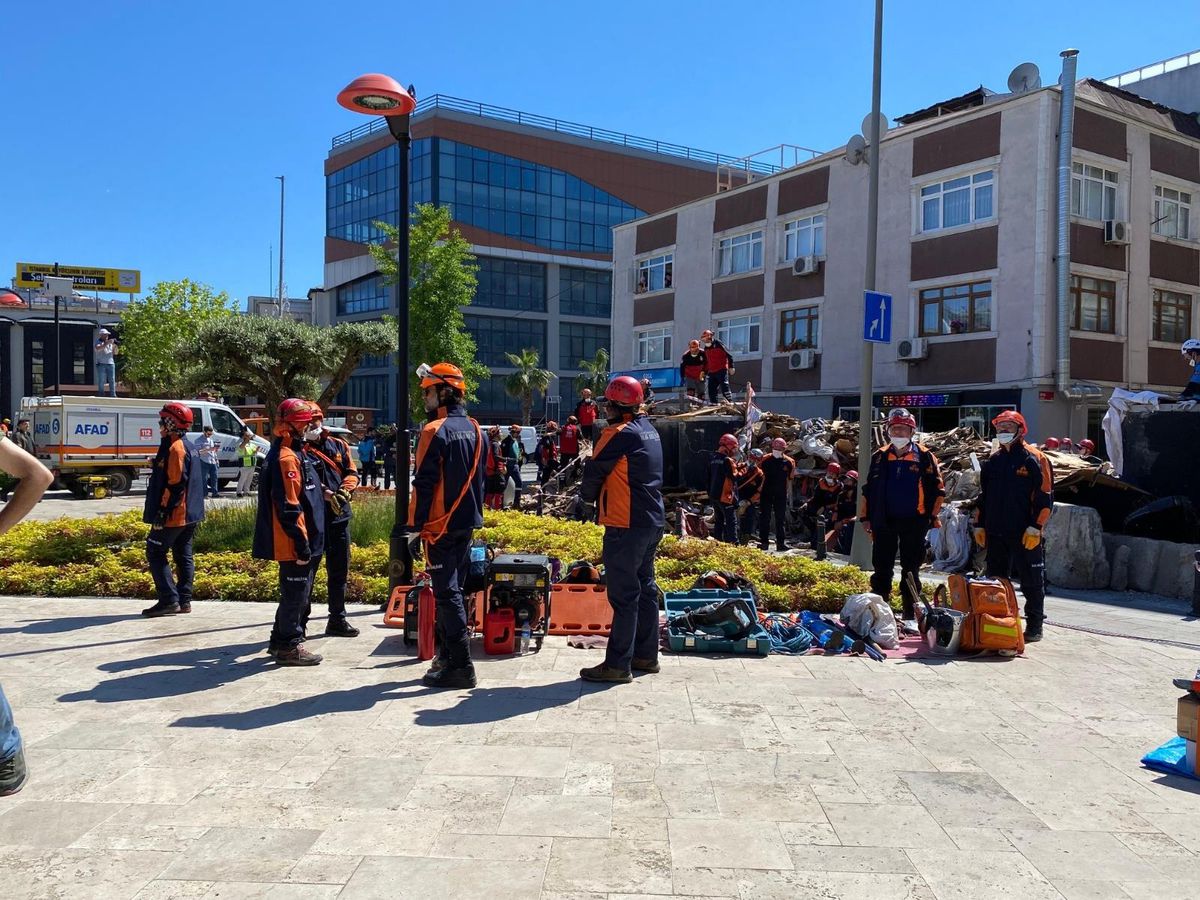 Dev deprem tatbikatı: Senaryo gereği İstanbul 7.5 büyüklüğünde depremle sallandı