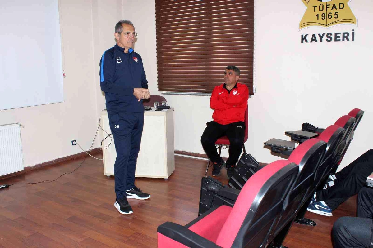 Dr. Mustafa Palancıoğlu Grassroots-C Futbol Antrenör Kursu Kayseri\'de başladı