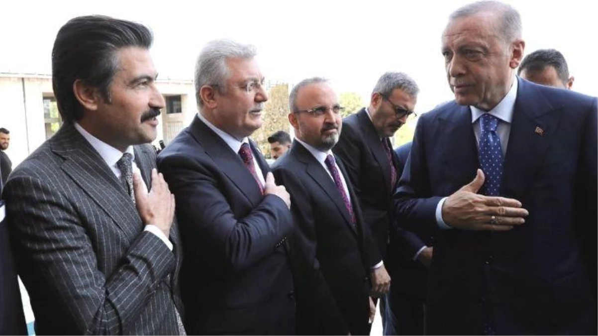 Erdoğan MKYK\'da Cahit Özkan\'a ne dedi? "Bizi yoruyorsun, şahsi ikbalini düşünüyorsun, saçma sapan programlara çıkıyorsun!"