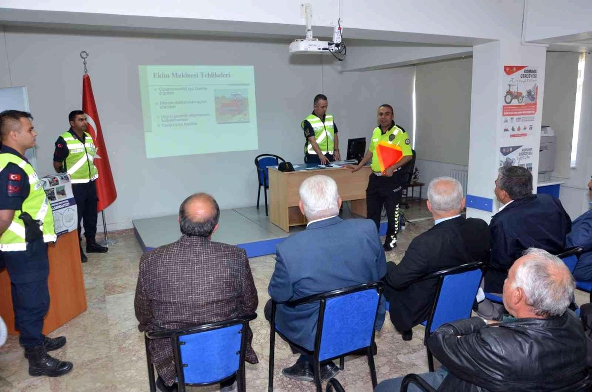 Ereğli\'de traktör sürücülerine eğitim