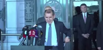 Galatasaray Başkan Adayı Dursun Özbek, listelerini divan kuruluna teslim etti