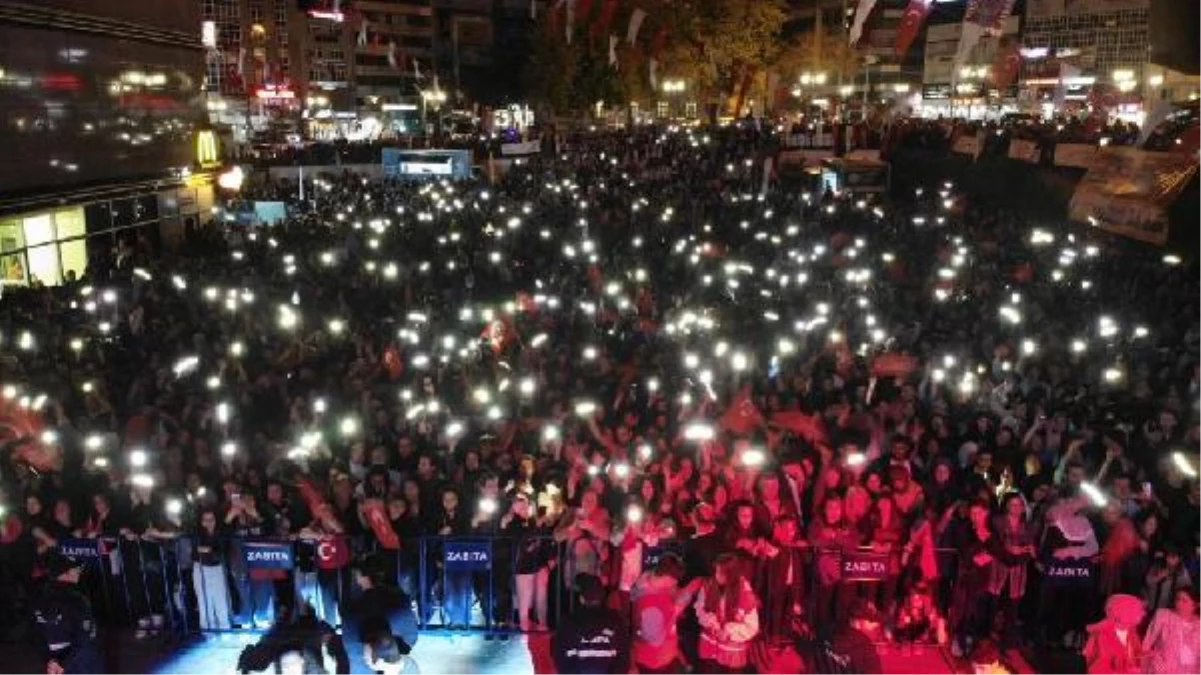 GAZİOSMANPAŞA\'DA 19 MAYIS FENER ALAYI VE KONSERLE KUTLANDI