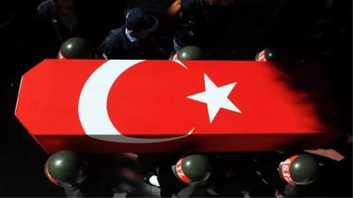 İdlib\'de görevde olan Sözleşmeli Er Atalay Özgüvener, duşta kalp krizi geçirerek şehit oldu