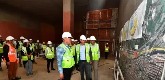 İzmir Büyükşehir Belediyesi Meclis Üyeleri Metro Tünelini İnceledi