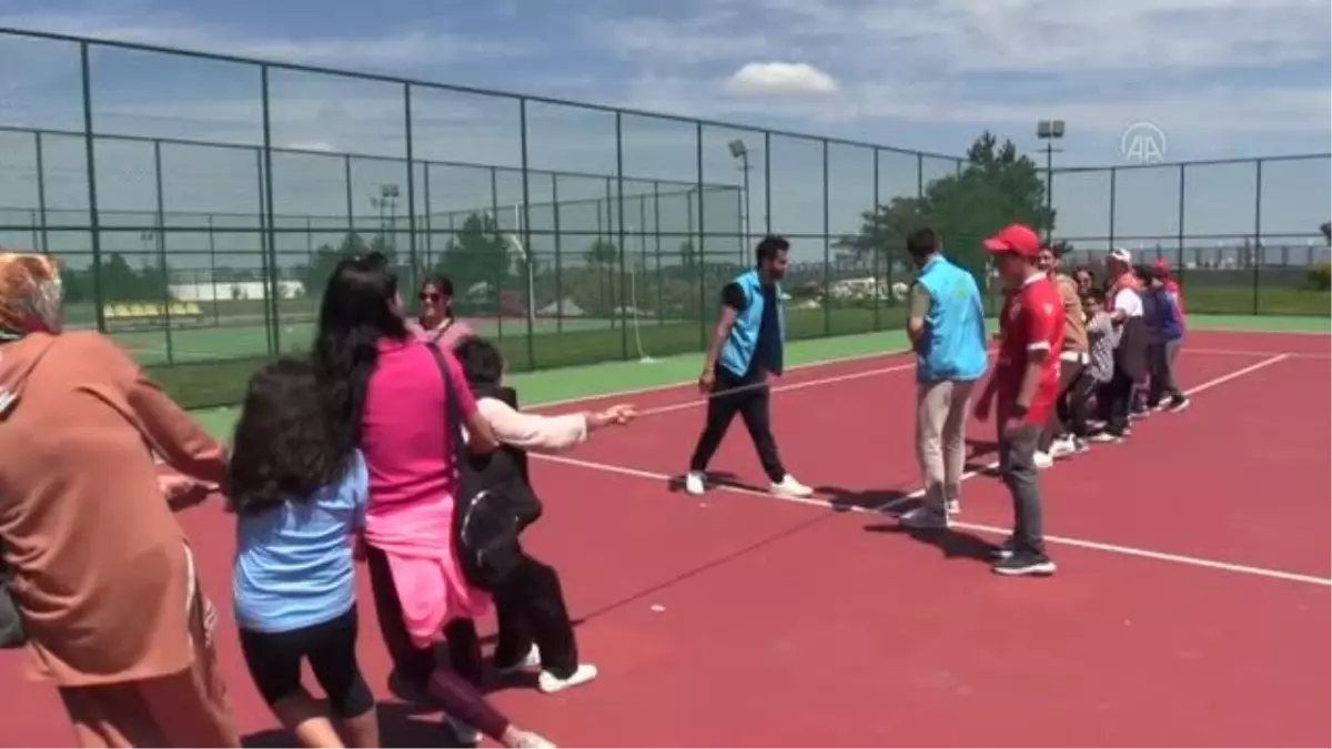 KASTAMONU - Otizmli bireylerle aileleri ağırlandıkları kampta eğlenceli zaman geçirdi