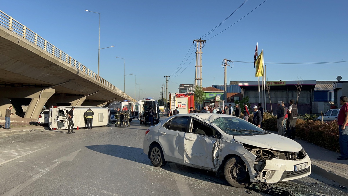 Kocaeli\'de zincirleme kazada 5 kişi yaralandı