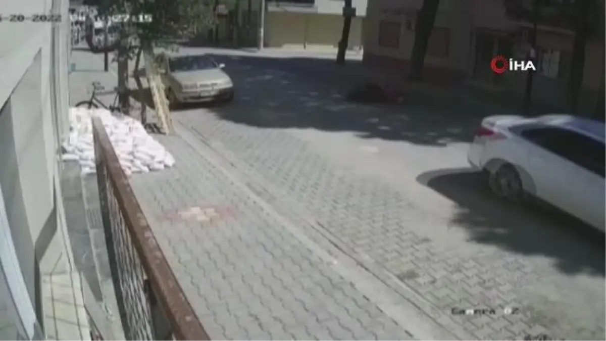 Motosiklet üzerinde kalp krizi geçirip öldü...O anlar kamerada