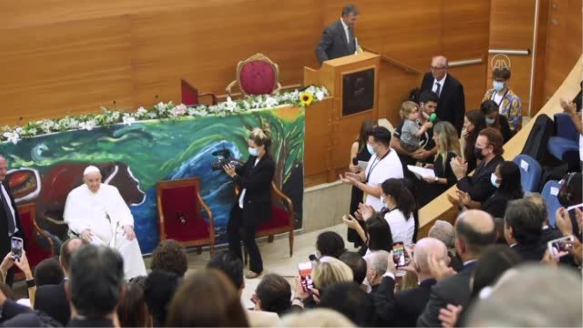 Papa Franciscus, Pontifical Urbaniana Üniversitesi'nde Okullar Buluşması etkinliğine katıldı