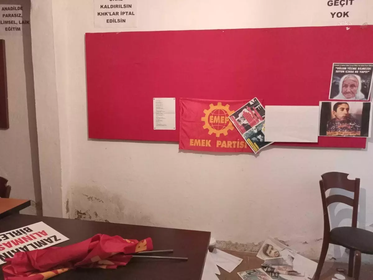 Rize\'de, Emep Fındıklı İlçe Başkanlığı\'na Saldırı