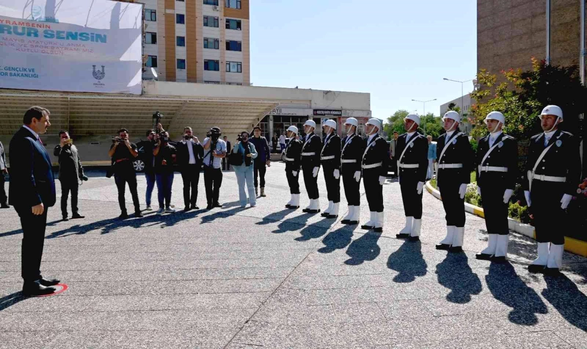 Şanlıurfa\'ya atanan Vali Ayhan göreve başladı