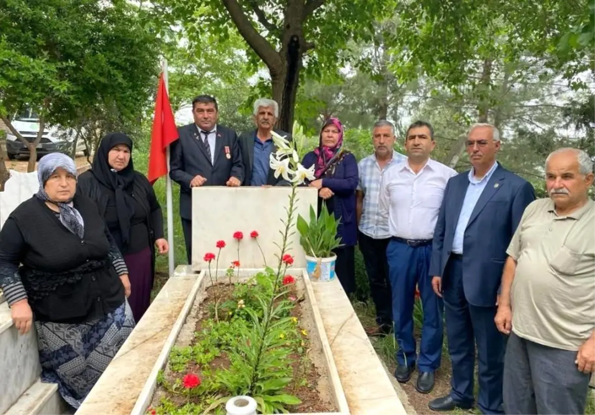 Şehit Ahmet Tıraş kabri başında dualarla anıldı