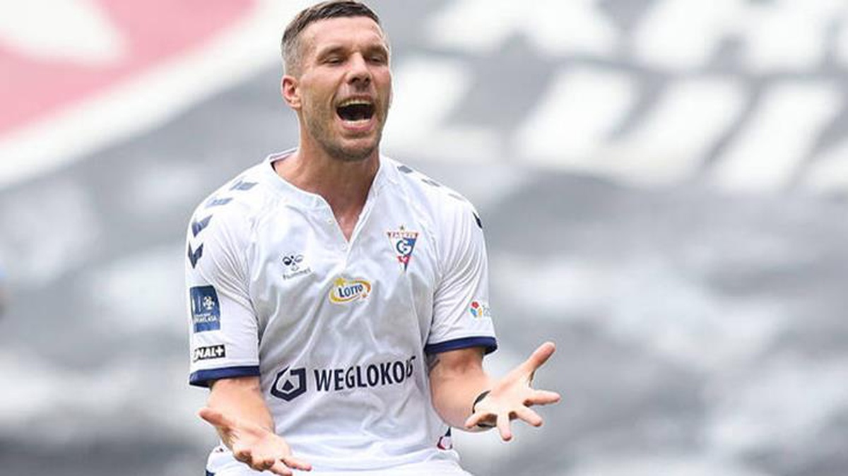 Lukas Podolski, Gornik Zabrze ile 2023 yılının sonuna kadar sözleşme imzaladı