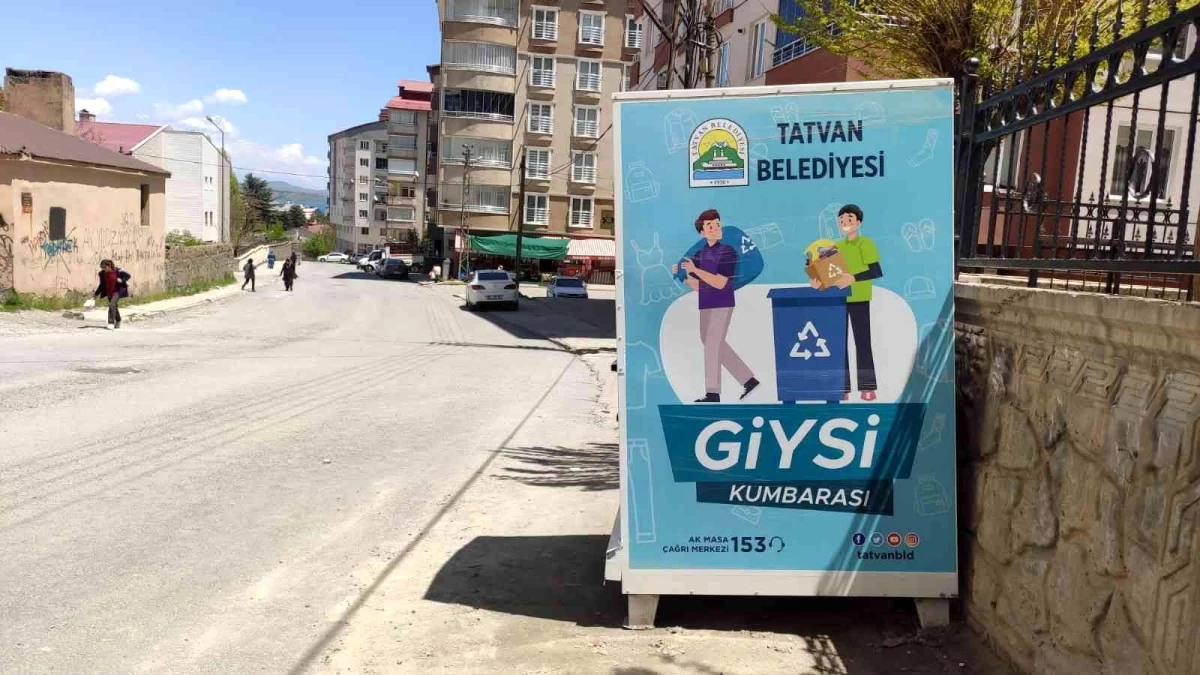 Tatvan\'da "Giyilmeyen Kıyafetler Kumbaraya" projesi