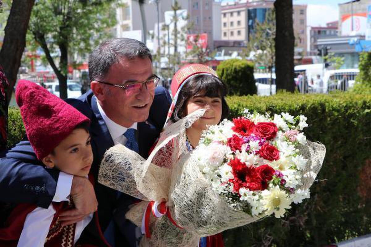 VAN'IN YENİ VALİSİ OZAN BALCI, GÖREVE BAŞLADI