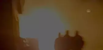 Yangında hasar gören iki evden biri kullanılamaz hale geldi