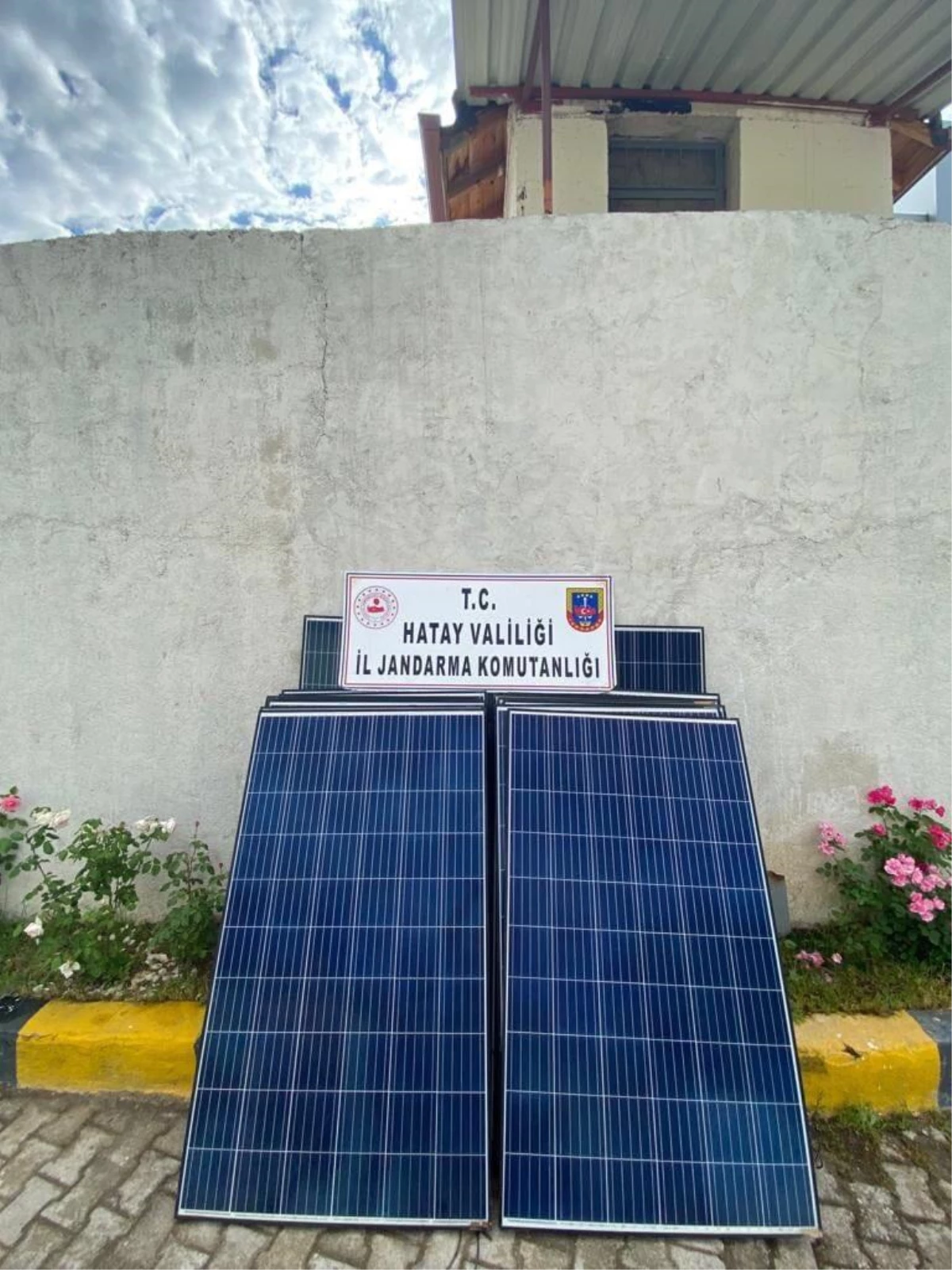 Hatay\'da çiftçinin güneş panellerini çaldığı iddiasıyla gözaltına alınan kişi tutuklandı