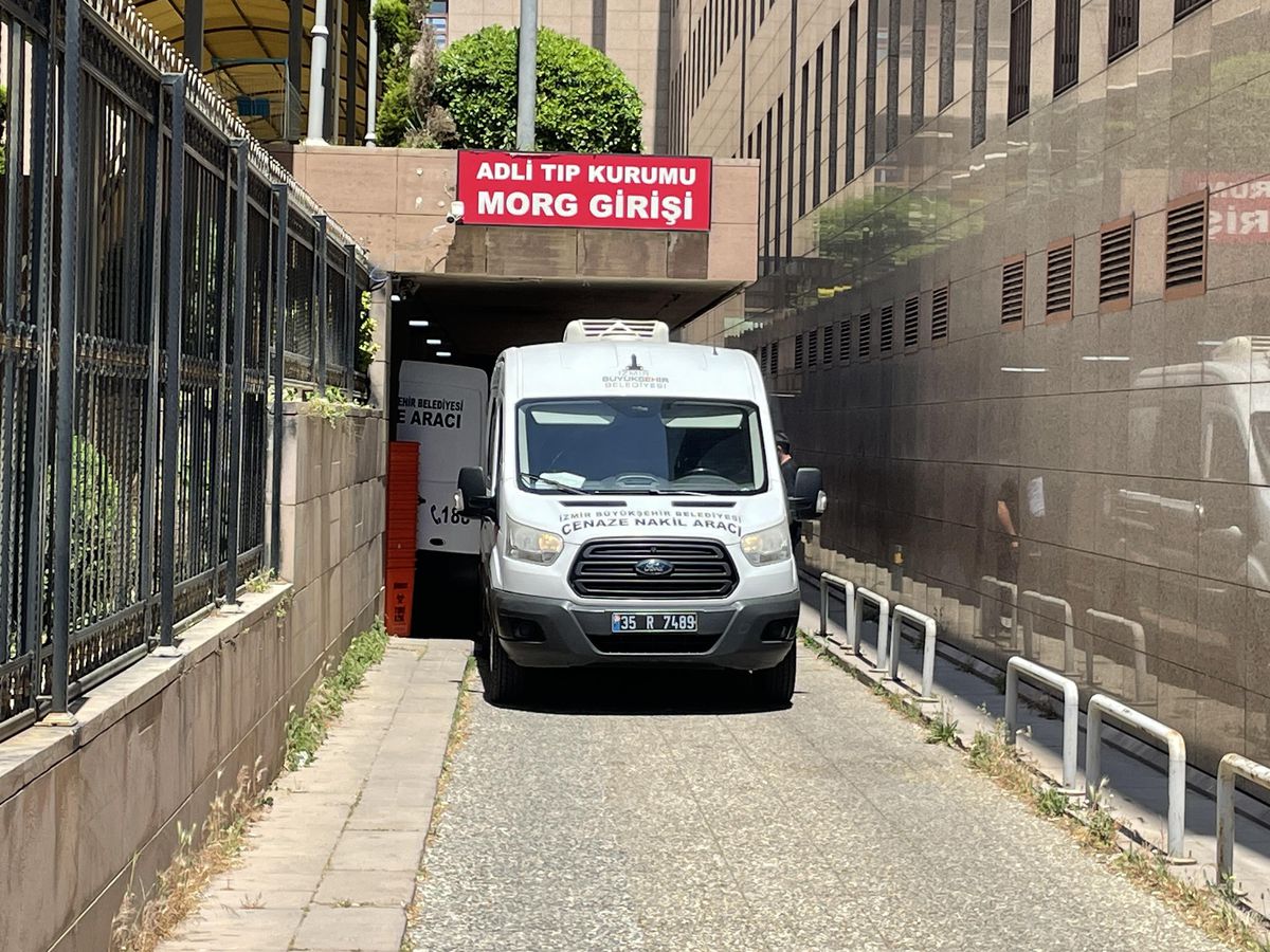 İzmir\'de karısını öldürüp kayınvalidesini yaralayan zanlı tutuklandı