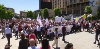 Kosova'da kamuda maaş artışı talebiyle gösteri düzenlendi