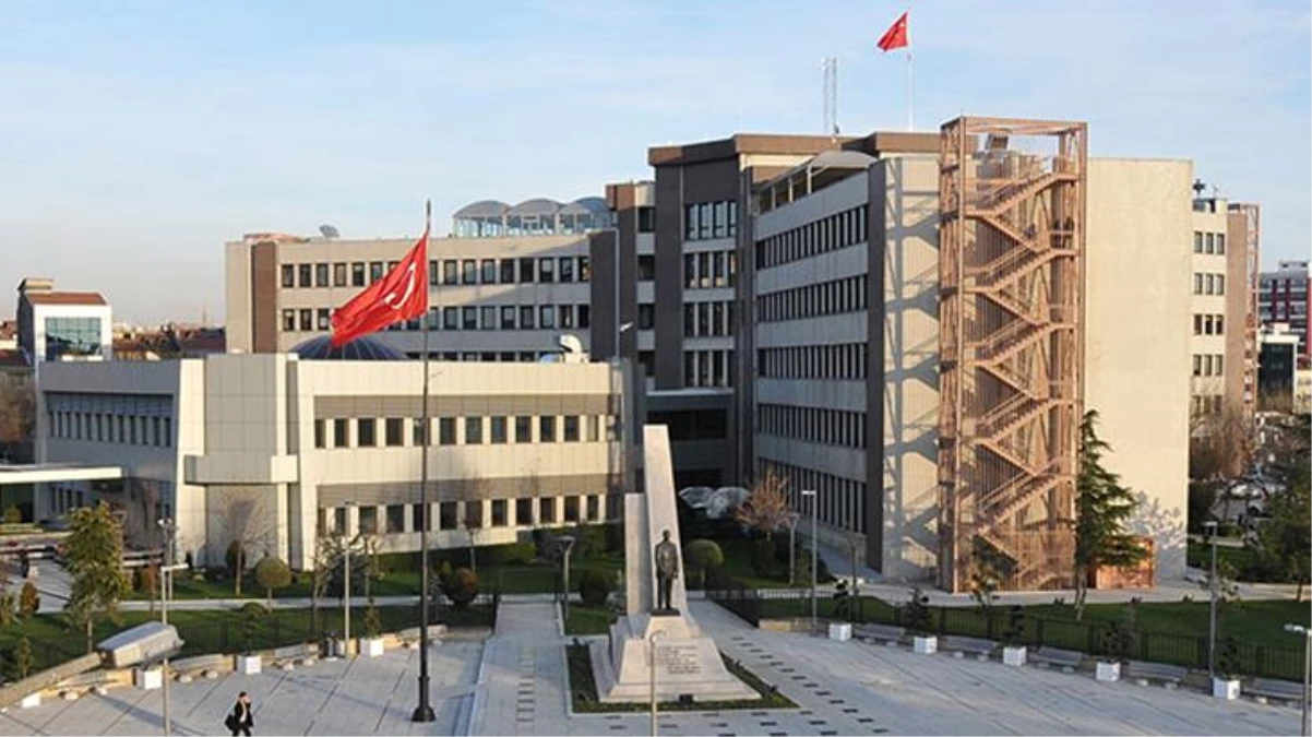Kadıköy Belediyesi\'ne yönelik rüşvet operasyonunda 32 kişi tutuklandı