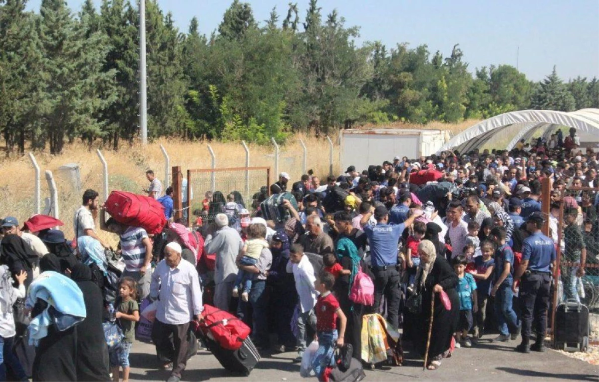 Suriyeliler geri gönderilmeli mi? Son ankete göre halkın yüzde 43\'e yakını "derhal gönderilmeli" diyor!