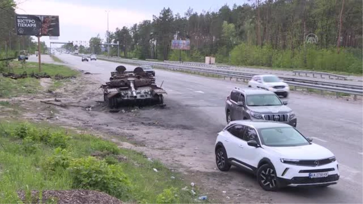 Tank enkazı turistik cazibe merkezi haline geldi