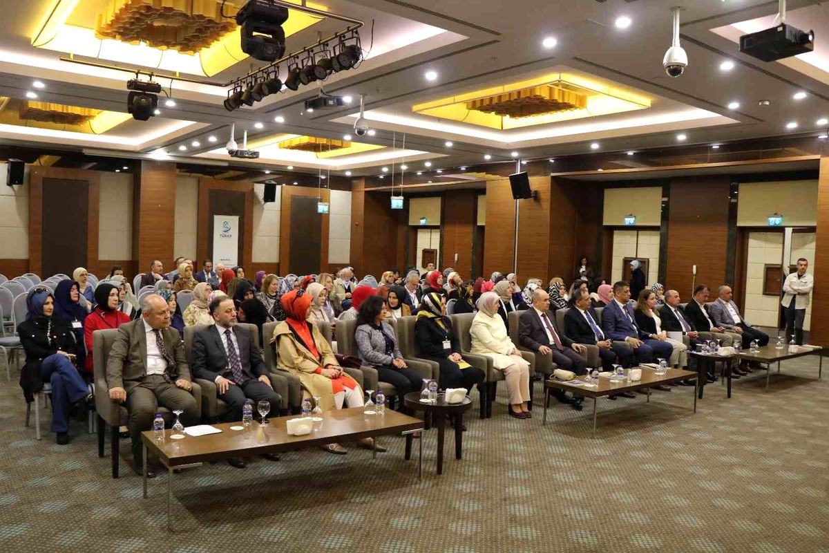 Vali Dağlı: 'Birçok olumsuz konunun nedeni aile kavramının dejenerasyonundan kaynaklı'