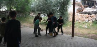 Aydın'ın Tekeliler Köyünde Çocuklar Halı Saha İstiyor: 'Bakan Kasapoğlu Bile Söz Verdi, Ama Kimse Verdiği Sözü Tutmuyor'