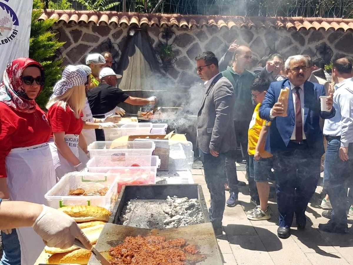 Başkan Tarhan\'dan Osmaniyeli öğrencilere sucuk ekmek