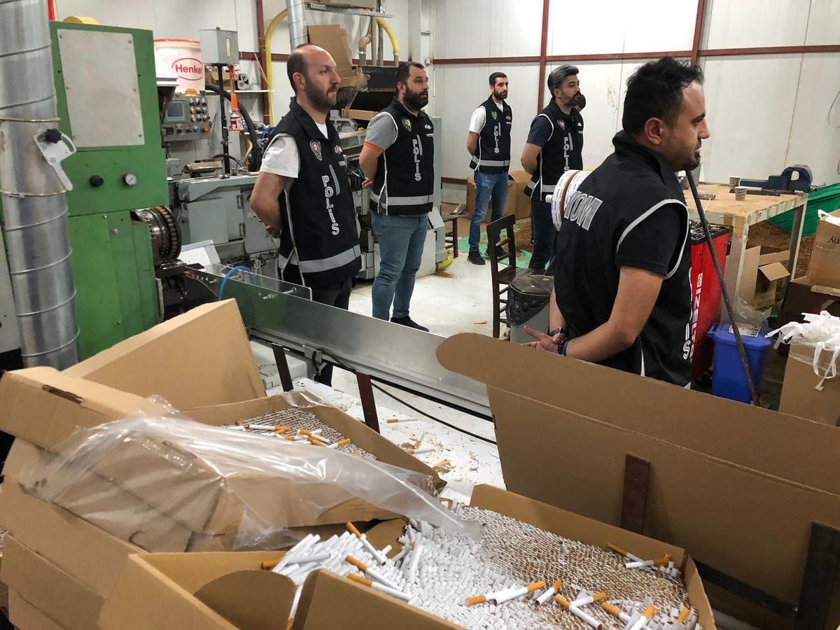 Bursa\'da 50 milyon doldurulmuş makaron ele geçirildi