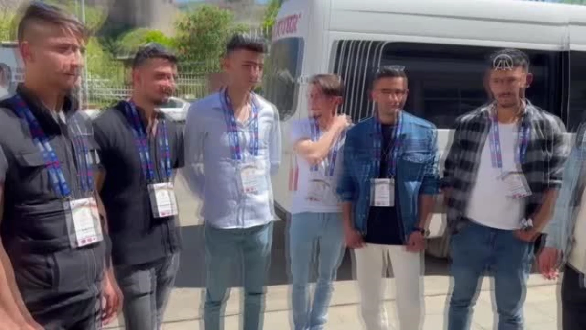 Çıraklık eğitimi biten 8 öğrenci staj için Portekiz'e gönderildi