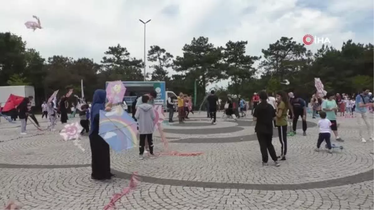 Gaziosmanpaşa'da 'Uçurtma Şenliği' renkli görüntüler oluşturdu