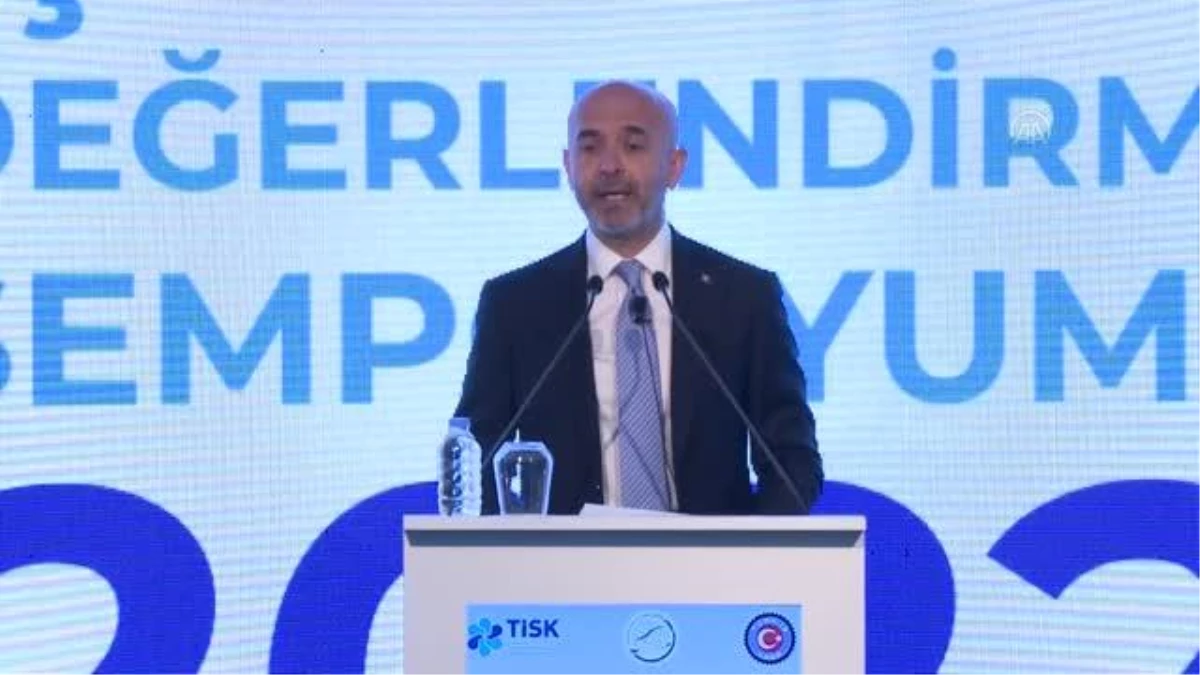 İş hukuku dairelerinin 2021 kararları sempozyumunda ele alındı