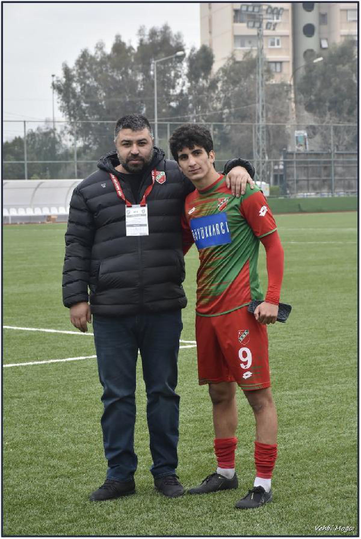 Karşıyaka\'da Taha profesyonel oldu