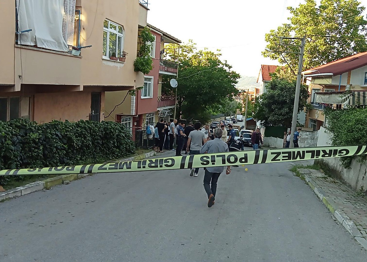Kocaeli\'deki silahlı kavgaya ilişkin gözaltına alınan zanlılardan 2\'si tutuklandı