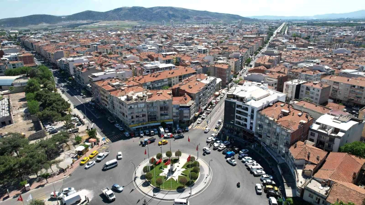 Manisa Büyükşehir Belediyesi Akhisar\'a prestij cadde kazandırdı