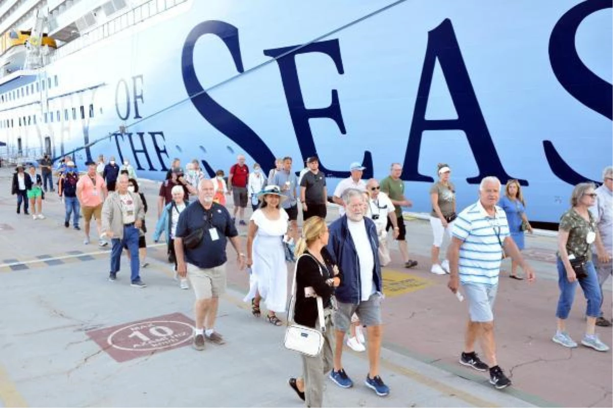 Odyssey of the Seas, 3 bin 470 yolcusuyla ikinci kez Kuşadası\'nda