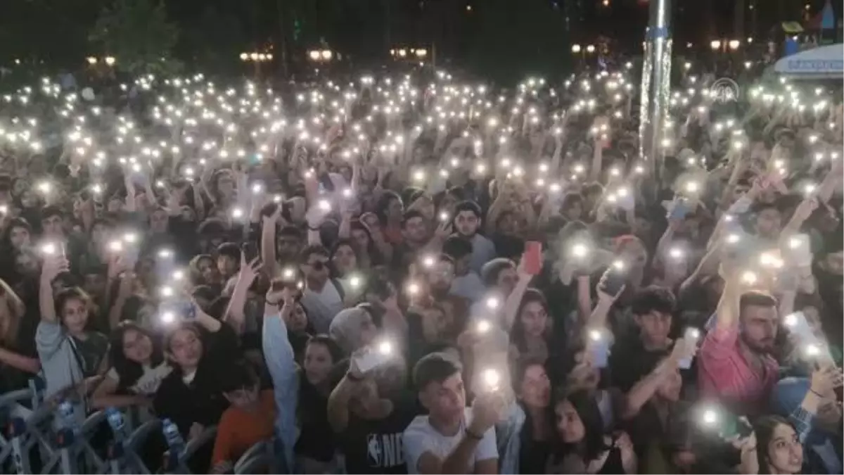 Oğuzhan Koç konser verdi