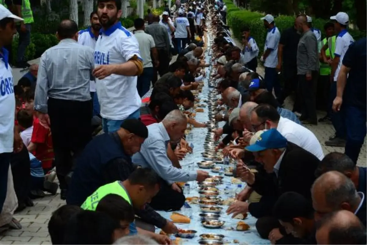 PANDEMİ NEDENİYLE ARA VERİLMİŞTİ: 1 KİLOMETRELİK YER SOFRASIYLA BAŞLADI