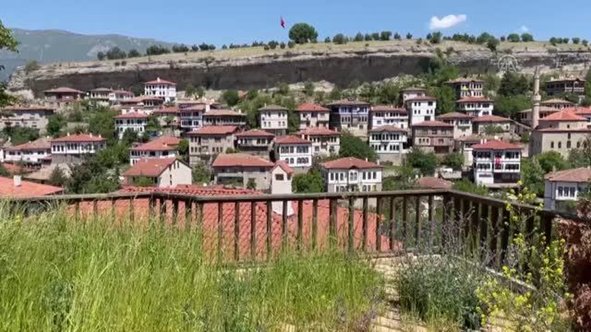 Safranbolu\'da hafta sonu ziyaretçi yoğunluğu yaşanıyor