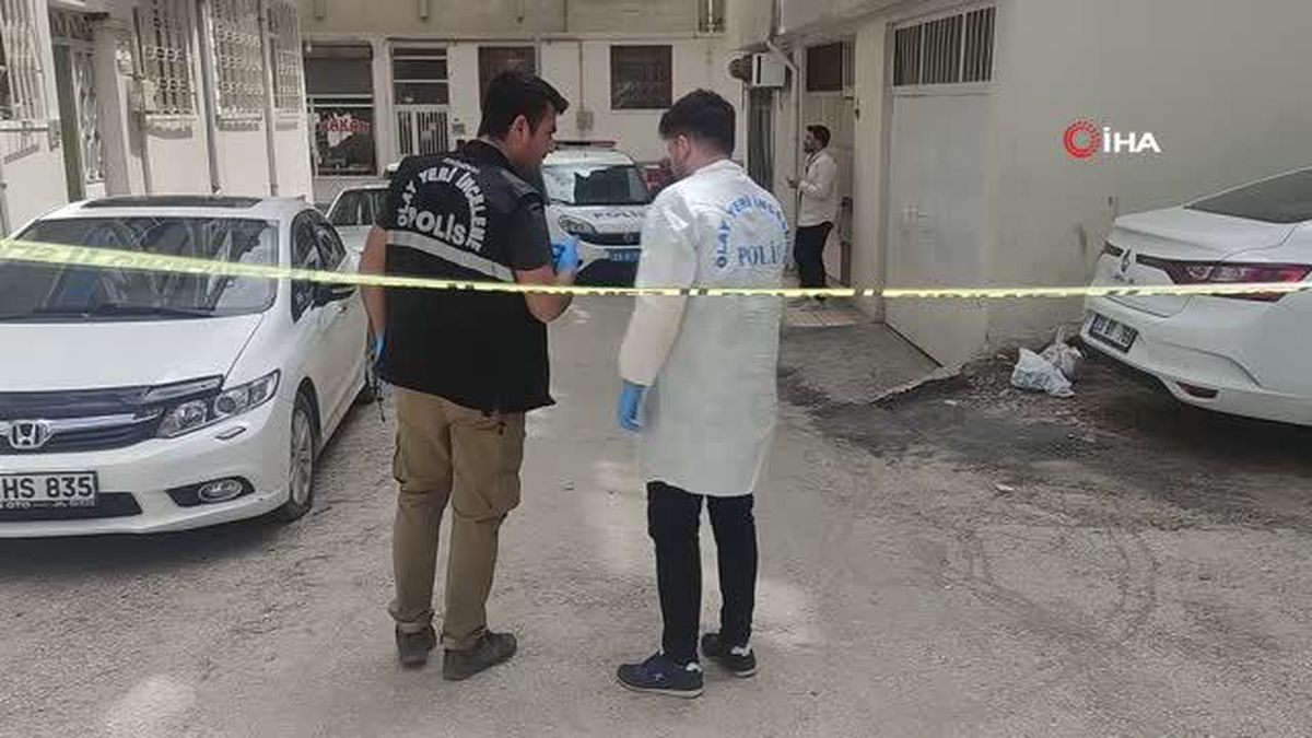 Yolda yürürken ayağından vuruldu