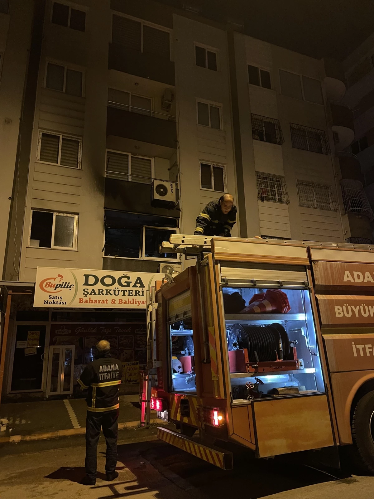 Adana\'da evde çıkan yangın hasara neden oldu