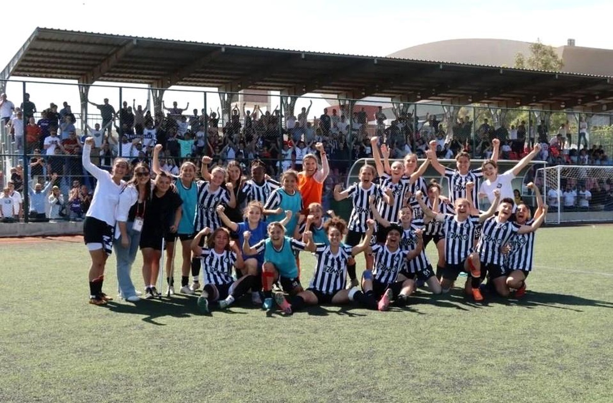 Altay Kadın Futbol Takımı, Süper Lig\'de kaldı