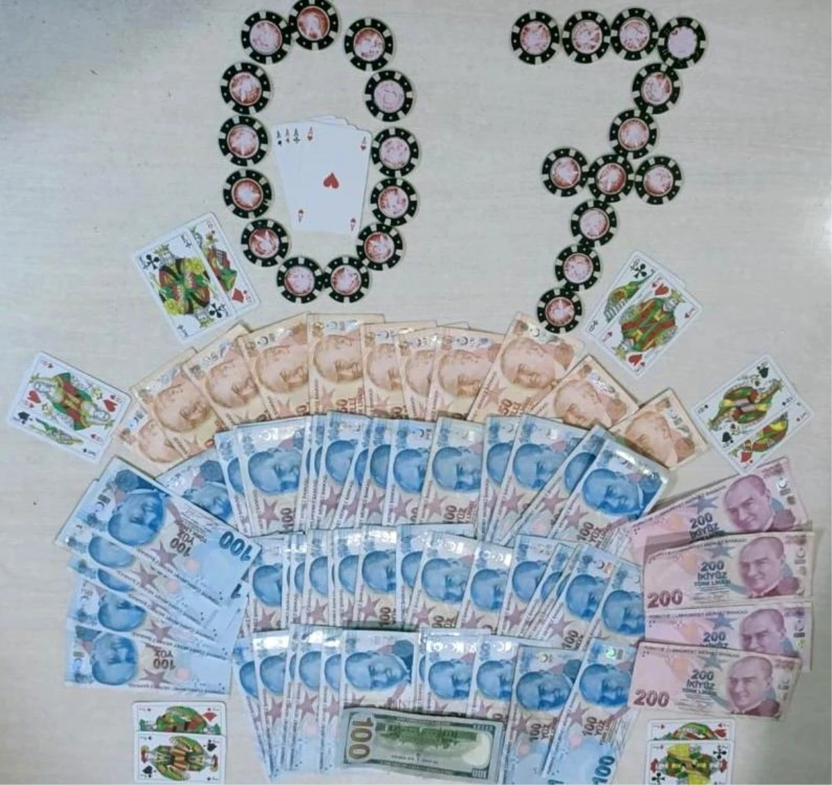 Antalya\'da ruhsatsız iş yerine kumar operasyonu